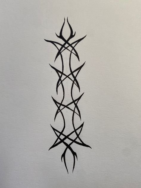 Emo Designs Art, Spine Tattoos Goth, Spine Tattoos Y2k, Easy Spine Tattoo, Alt Spine Tattoos, Cybersigilism Tattoo Spine, Grunge Spine Tattoo, Cybersigilism Spine Tattoo, Goth Spine Tattoo