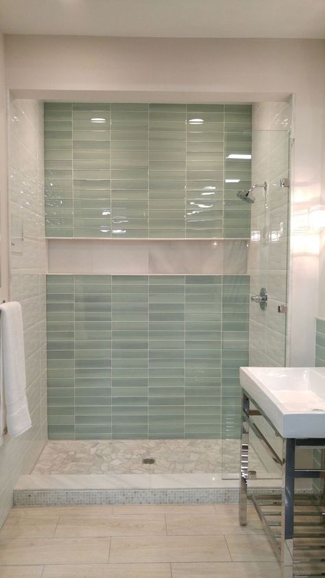 Ideas Baños, Bath Tile, Bathroom Redesign, Long Shelf, Bathroom Remodel Designs, Bathroom Remodel Shower, Bathroom Trends, Green Tile, Shower Remodel