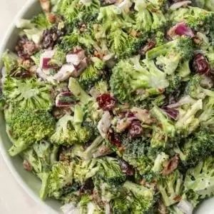 Broccoli Cheese Recipes, Corn Bean Salad, Broccoli Cranberry Salad Recipes, Cranberry Pecan Salad, Broccoli Cranberry Salad, Brisket Side Dishes, Broccoli Grape Salad, Beautiful Salads, Broccoli Salad With Cranberries