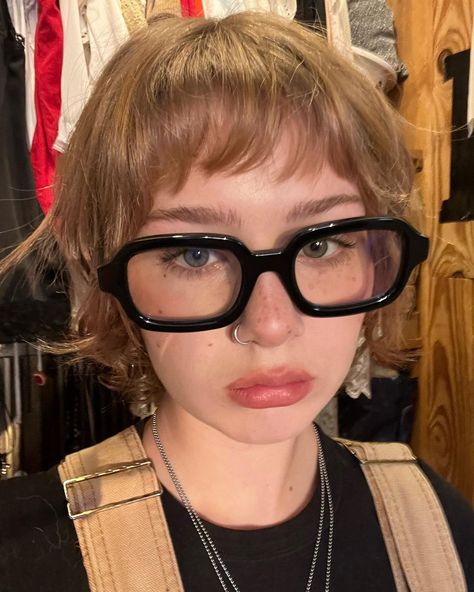 Madelyn Layer on Instagram: “This was taken at I think 7:41 am :)” Madelyn Layer, Grunge Glasses, Cute Glasses, Alt Girl, New Glasses, Girls With Glasses, Fairy Grunge, Aesthetic Grunge, Star Girl