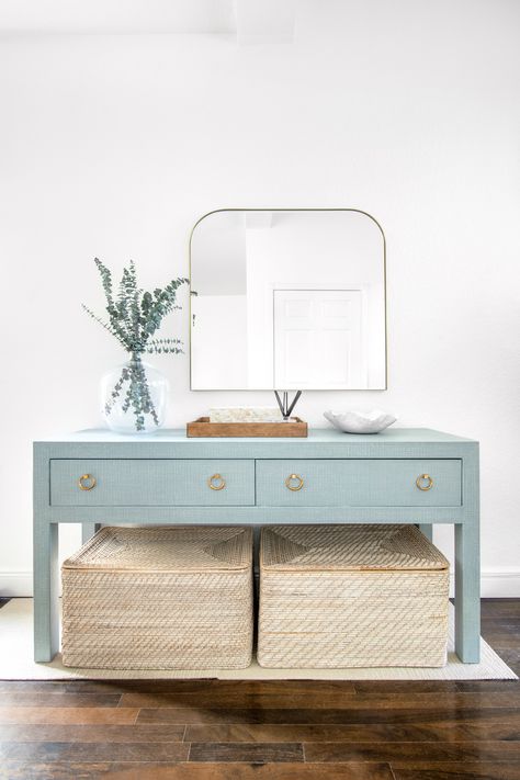 Coastal Hallway Table, Coastal Dressing Table, Coastal Entryway Ideas Front Entry, Modern Coastal Entryway, Coastal Entryway Ideas, Console Ideas, Coastal Entryway, Miami Interior Design, Hall Ideas