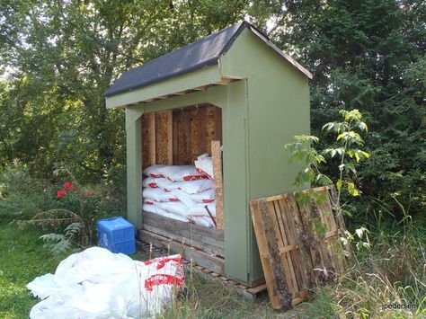 Wood Pallet Storage Shed Pellet Storage Ideas, Wood Pallet Shed, Wood Pellet Storage, Pellet Stove Ideas, Pallet Sheds, Pallet Shed Plans, Diy Sheds, Small Garden Shed, Oil Furnace