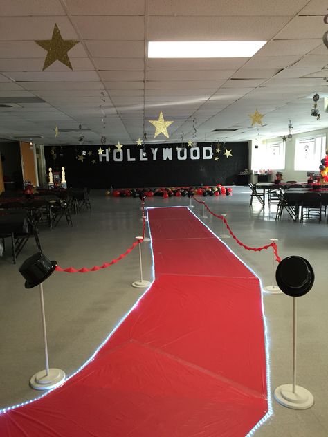 Hollywood Theme Dance Outfit, Hollywood Theme Shirt Ideas, School Dance Themes Ideas, Hollywood Dance Theme, Middle School Dance Themes, 8th Grade Dance Themes, Vip Dance, School Dance Decorations, Hollywood Dance