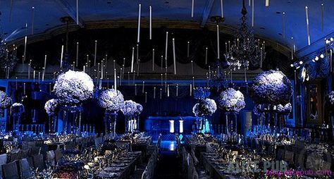 “Starry, Starry Night” Wedding Theme – Fantastical Wedding Stylings Starry Night Wedding Theme, Midnight Wedding, Midnight Blue Wedding, Night Sky Wedding, Blue Wedding Receptions, Preston Bailey, Galaxy Party, Starry Night Wedding, Celestial Wedding