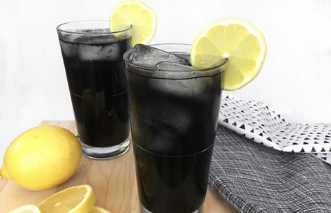 Black Lemonade Recipe, Black Lemonade, Hangover Prevention, Cleansing Drinks, Black Food, Detoxify Your Body, Lemonade Recipes, Halloween Drinks, Samos