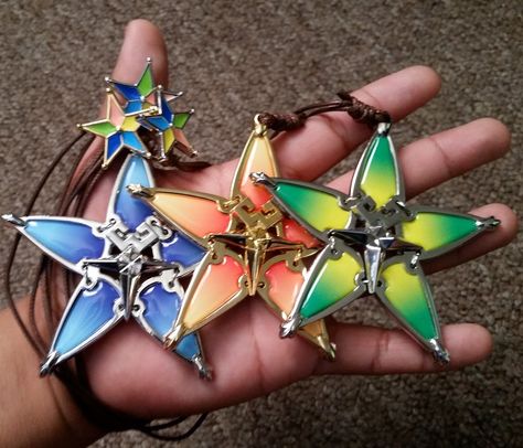 These wayfinders are beautiful and awesome. Credit to the creator. :) Kingdom Hearts Wayfinder, Wayfinder Kingdom Hearts, Keyblade Design, Shaped Fruit, Find Your Way Back, Good Luck Charms, Find Your Way, Luck Charms, The Fruit