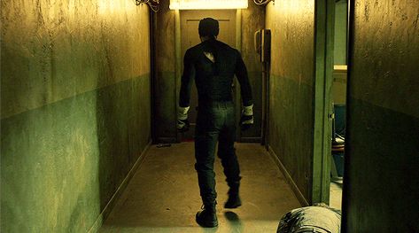 Daredevil Hallway, Spiderman And Daredevil, Netflix Daredevil, Daredevil Netflix, Dare Devil, Marvel Multiverse, Charlie Cox, Matt Murdock, Male Celebs