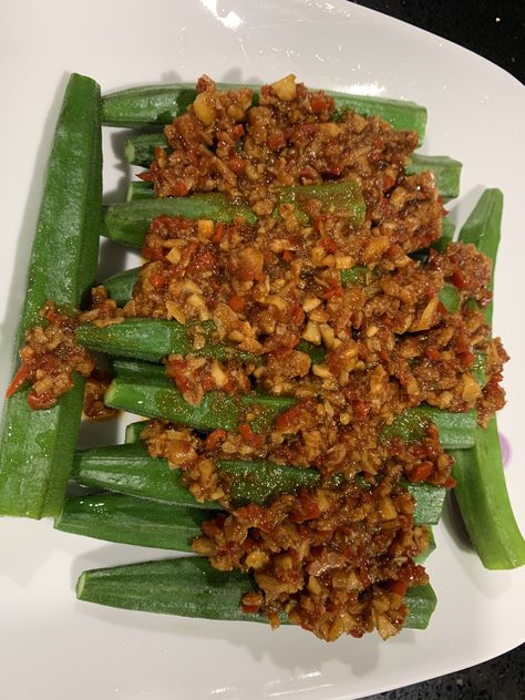 Sambal steamed okra (inspired by Malaysian Chinese Kitchen) Steamed Okra, Chinese Kitchen, Carb Meals, Okra, Asparagus, Low Carb Recipes, Low Carb