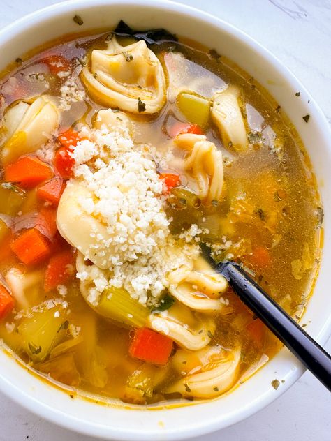 Tortellini Soup Broth Based, Tortellini En Brodo Soup Recipes, Best Tortellini Soup Recipes, Tortellini Al Brodo, Tortellini En Brodo, Brodo Recipe, Soup Tortellini, How To Make Tortellini, Cheese Tortellini Soup