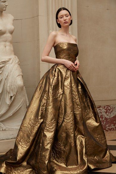 Gold Wedding Gowns, Kristina Webb, Fashion Design Inspiration, Prom Inspo, Gold Gown, Fantasy Wardrobe, Reem Acra, Fantasy Dress, Couture Gowns