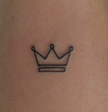 Queen Crowns Tattoos, Small Crown Finger Tattoo, Prince Crown Tattoo, Tiny Crown Tattoo, Simple Crown Tattoo, Crown Finger Tattoo, Mine Tattoo, King Crown Tattoo, Crown Tattoos For Women