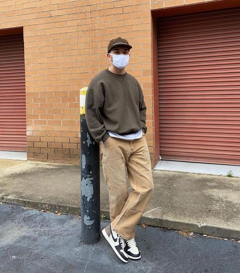 @mensbestfits shared a photo on Instagram: “clean fit by @ryhollis ⚡️ Hat: @oreenyc Sweater: @russellathletic Pants: @carhartt double knees Shoes: @nike air jordan 1 dark mocha…” • Mar 26, 2021 at 6:03pm UTC Outfit Palette, Jordan 1 Dark Mocha, Soft Boy Outfits, Street Style Outfits Men, Mens Outfit Inspiration, Mens Fashion Streetwear, Cool Outfits For Men, Stylish Mens Outfits, Sneakers For Men