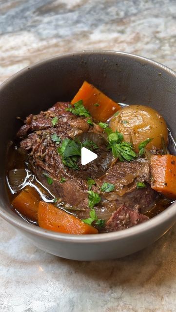 Gabrielle. on Instagram: "This Slow Cooker Pot Roast is the perfect comfort meal😍 Check below for the recipe!

✨Dry Rub Mixture
- 1.5 Tbsp brown sugar
- 1 Tbsp onion powder
- 1 Tbsp garlic powder
- 1 Tbsp smoked paprika
- 1 Tbsp Italian seasoning

✨Ingredients
- 3 lb beef chuck roast
- 4 carrots, coarsely chopped
- 2 lb baby potatoes
- 1 medium onion, slices
- 8 garlic cloves, minced
- 2 Cups beef broth
- 1 Cup red wine
- 1 pack of onion soup mix
- Fresh thyme
- Fresh rosemary
- 2 Tbsp Worcestershire sauce
- Additional seasoning suggestions: Salt + pepper, Italian, Garlic Powder, Onion powder, Thyme

1. Generously season your chuck roast with salt on all sides, then generously season & rub in your Dry Rub mixture

2. Sear your chuck roast in a pan for a couple of minutes on all sides, on Beef Roast Crockpot Recipes Soda, Different Ways To Cook Chuck Roast, Slow Cook Pot Roast, Red Wine Chuck Roast, Chuck Roast Pieces Recipes, Chuck Roast Red Wine, Cast Iron Dutch Oven Cooking, Italian Pot Roast, Pot Roast Slow Cooker