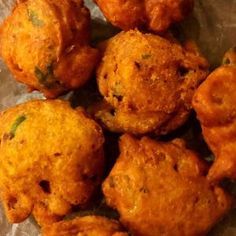 Chillie Bites Recipe, Chilli Bites Recipes, South African Foods, Chilli Bites, South African Recipe, African Recipe, Finger Snacks, Spicy Chilli, Chicken Empanadas