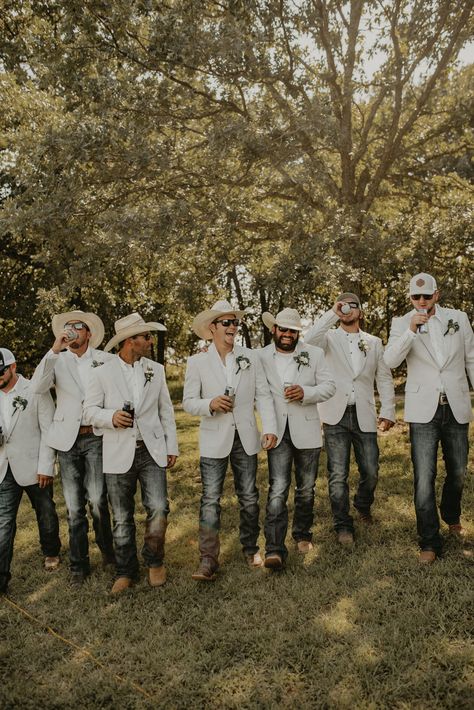 Country Wedding Bridal Party Attire, Hunter Green Country Wedding, Western Bridal Party Attire, Groomsman Jeans, Groomsmen Attire With Jeans, Simple Groomsmen Attire, Western Groomsmen Attire, Rustic Groom Attire, Western Wedding Groomsmen