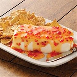 This is the perfect solution to unannounced guests! Hot and saucy dip in less than two minutes! Chili Cream Cheese Dip, Super Bowl Food Dip, Cream Cheese Recipes Dip, Chili Cheese Dips, Cream Cheese Dip, Cream Cheese Dips, Party Dips, Snack Dip, Kraft Recipes