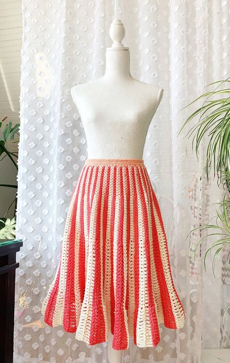 Pleated Skirt - Etsy.de Crochet Pleated Skirt, Crochet Skirts, Pleated Skirt, Crochet, Pattern