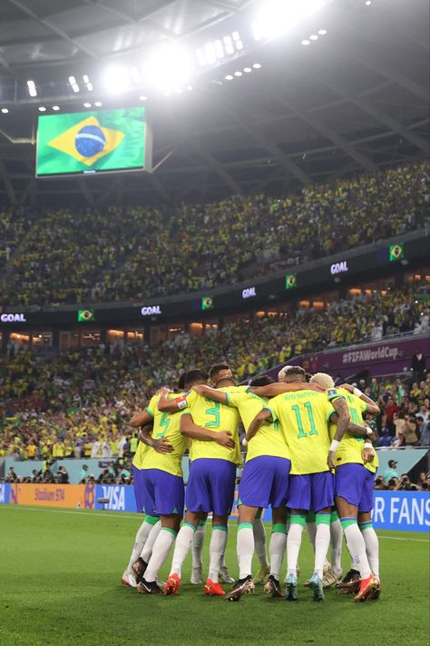 Brazil Team, Football Girlfriend, Neymar Football, Soccer Guys, Soccer Goal, Football Field, Football Wallpaper, Neymar Jr, Fifa World Cup