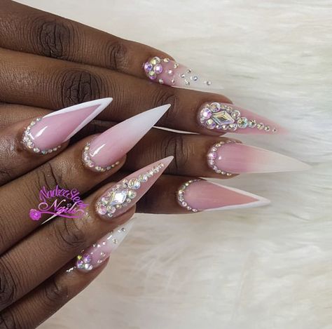 Pink And White Ombré Nails With Rhinestones, Stilleto Nails Rhinestone, White Glam Birthday Nails, Pink Birthday Nails With Rhinestones, Stilleto Nails With Rhinestones Bling, Staleto Nails Long Design, Pink Stiletto Nails Designs, Stiletto Nails Designs Classy, Subtle Manicure