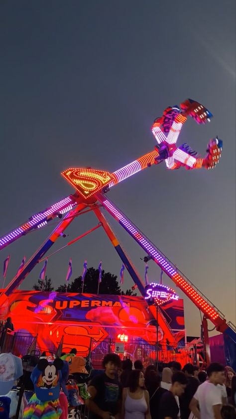 Uk Fair, Sixflags Mexico, August Underground, Devil Emoji, Disco Roller Skating, Ride Aesthetic, Fair Season, Carnival Date, Fair Pictures