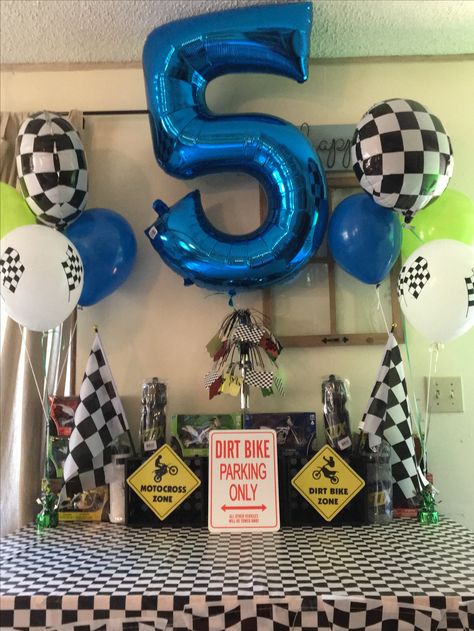 Dirt Bike Racing Birthday Party, Dirtbike Party Ideas, 4 Wheeler Birthday Party Decorations, Yamaha Birthday Party, Four Wheeler Birthday Party Decorations, Motor Cross Birthday Party Ideas, Dirt Bike Party Decorations, Dirtbike Party Decorations, Dirtbike Birthday Party Ideas