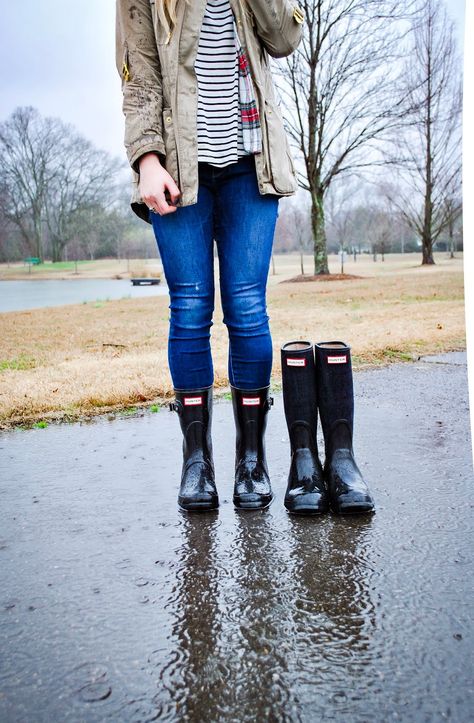 Hunter Boots Guide: Short or Tall, Matte or Gloss? Hunter Boots Wide Calf, How To Style Tall Rain Boots, Flannel And Rain Boots, How To Wear Hunter Boots Outfits, Dresses And Rain Boots Outfit, Womens Hunter Boots Outfit, Women’s Rain Boots Outfit, Black Hunter Rain Boots Outfit, How To Wear Rain Boots With Jeans