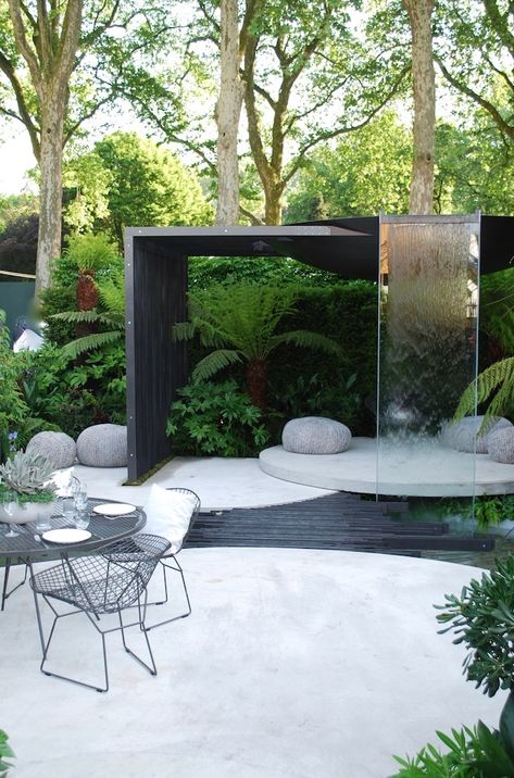 Trends to take away from the 2018 RHS Chelsea Flower Show Moderne Have, Rhs Chelsea Flower Show, Modern Landscape Design, Modern Garden Design, Garden Architecture, Outdoor Gardens Design, Landscaping Tips, Porch Design, Pretty Flower