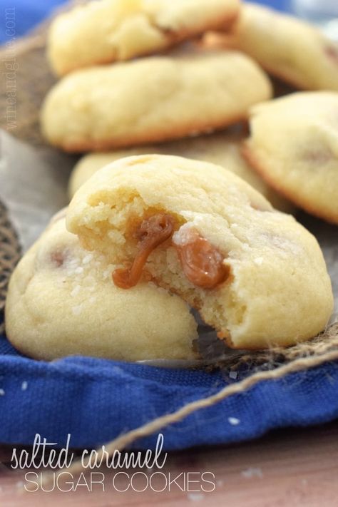 These Salted Caramel Sugar Cookies are AMAZING! Melt in your mouth delicious! Making Caramel, Italian Sweets, Salted Caramel Cookies, Perfect Sugar Cookies, Chocolate Mug Cake, Easy Sugar Cookies, Chocolate Mug Cakes, Salted Caramel Chocolate, Chocolate Mugs