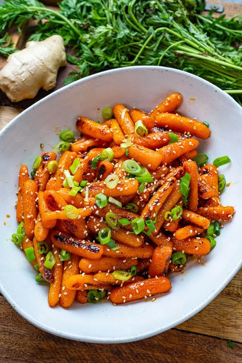 Asian Carrots Recipe, Asian Carrots, Glazed Baby Carrots, Baby Carrot Recipes, Carrots Side Dish, Closet Cooking, Asian Side Dishes, Side Dishes For Chicken, Carrots Recipe