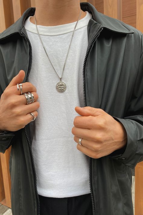 Mens Jewelry Aesthetic Silver, Jewelry On Men, Male Jewelry Aesthetic, Rings Aesthetic Men, Silver Jewelry Men, Mens Hands, Male Necklace, Guy Jewelry, Mens Jewerly