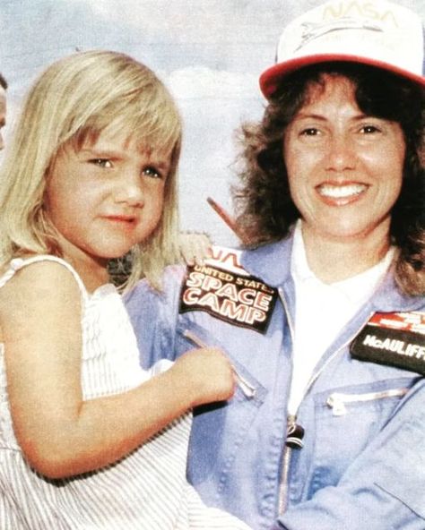 Christa McAuliffe on Instagram: "High school teacher Christa McAuliffe holds her daughter Caroline during a parade down Main Street in Concord, New Hampshire, 1985 . . . . #christamcauliffe #daughter #mom #womeninspace #womenastronauts #space #newhampshire #nasa #concord #astronaut #astronauts #nasaastronaut #spaceshuttle #spaceshuttleprogram #teacher #spaceshuttlechallenger #sts51l #teacherinspace #inspiration #motivation #rollmodel #fanpage" Christa Mcauliffe, Concord New Hampshire, Space Shuttle Challenger, Nasa Space Shuttle, Space Camp, Nasa Astronaut, Nasa Astronauts, Space Program, Space Nasa