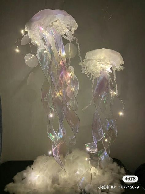 Jellyfish Lantern, Jellyfish Light, Bedroom Teen, Ocean Room, Blue Jellyfish, Lights Hanging, Gift Ideas Christmas, Under The Sea Theme, Teen Room Decor