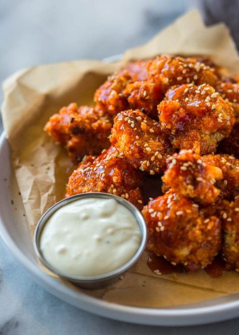 Sticky Honey Sriracha Cauliflower "Wings" (Baked or Fried) | Gimme Delicious Spicy Cauliflower Bites, Sriracha Cauliflower, Dash Recipes, Spicy Cauliflower, Cauliflower Wings, Veggie Meals, Cauliflower Bites, Baked Cauliflower, Fried Cauliflower