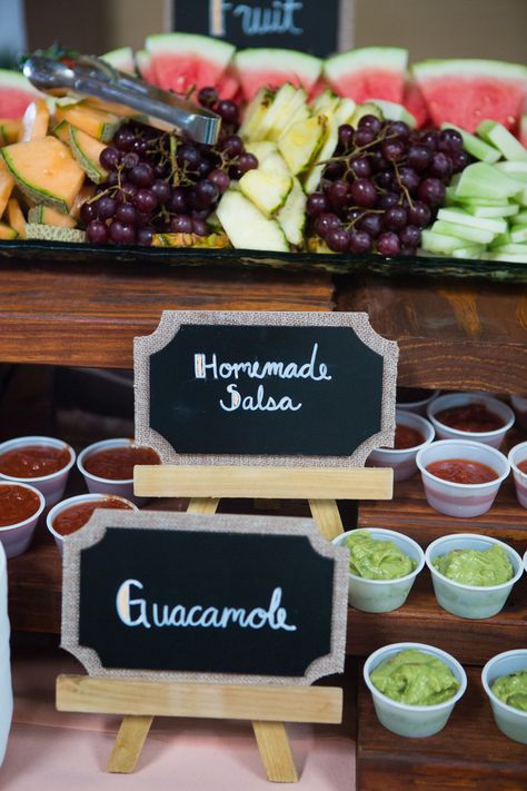 Reception Food Station, Diy Wedding Reception Food, Wedding Reception Food Stations, Taco Bar Wedding, Salsa Bar, Diy Wedding Food, Southwestern Wedding, Salsa Guacamole, Reception Bar