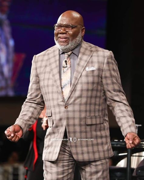 TD Jakes: If you are tired from running with short legged humans, don't sign up in a horse race... #Tdjakes #Motivation #Inspiration Td Jakes, I'm Sick, I M Sick, Horse Race, A Horse, Horse Racing, Motivation Inspiration, Promotion, It Works