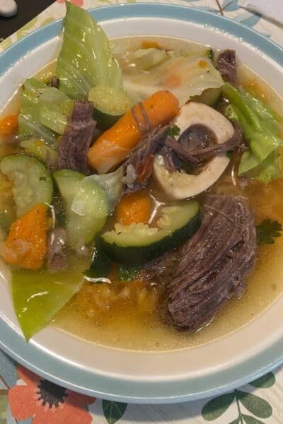 caldo de res Authentic Mexican Beef, Mexican Beef Soup, Boneless Ribs, Recipe Mexican, Mexican Beef, Beef Soup Recipes, Meat And Vegetables, Mexican Soup, Asparagus Pasta