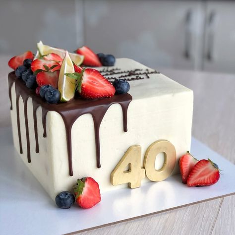 Square Cake Decorating Ideas Birthdays, Square Drip Cake, Square Birthday Cake Ideas, Square Cake Decorating Ideas, Square Buttercream Cake, Elegant Sheet Cake Designs, Birthday Cake Square, Latest Birthday Cake, Square Birthday Cake