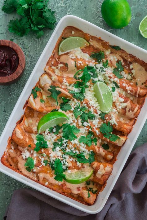 Chicken and Chorizo Enchiladas with Chipotle Crema Sauce Chicken And Chorizo Enchiladas, Chipotle Crema Sauce, Chorizo Enchiladas, Chicken And Chorizo, Chipotle Crema, Chicken Chorizo, Chorizo Recipes, Chipotle Chicken, Mexican Foods