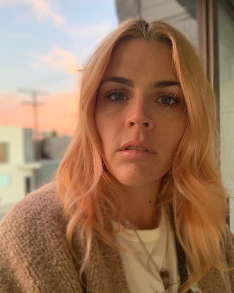 Busy Philipps on Instagram: “Almost a BUSY NO but not quite. More like a puppy with her head to the side? Also. My hair matches the sunset. Happy Tuesday. My hives keep…” Busy Phillips, Busy Philipps, Image Bank, A Puppy, Happy Tuesday, Female Images, Mean Girls, The Sunset, Girl Crush