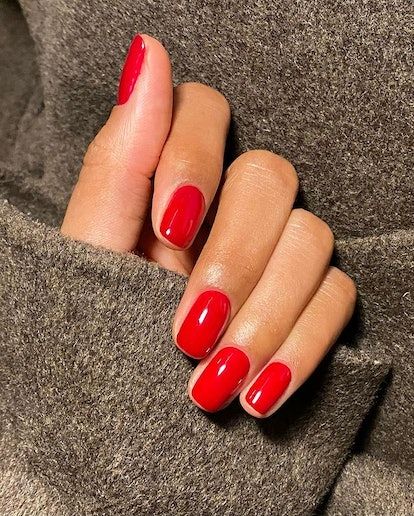 Beautiful Red Nails, Red Nail Theory, Nail Theory, Maroon Nail Designs, Maroon Nail, Short Red Nails, Mode Ab 50, Sophisticated Manicure, Deep Red Nails