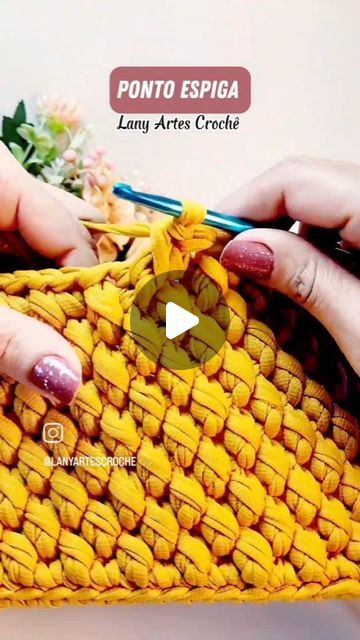 Crochet Bag Tutorials, Bag Summer, Woven Blanket, Instagram Video, Lany, Crochet Stitches, Crochet Bag, Amigurumi, Weaving