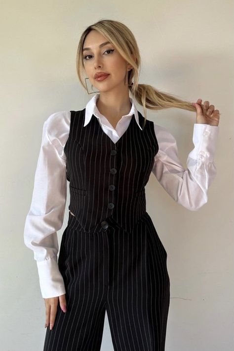 Formal Stylish Outfits For Women, Oppenheimer Inspired Outfit, Black And White Outfits For Women, Secratery Outfit, Black Waitress Outfit, Formal Attire Women Parties, Formal Aesthetic Outfit, Formals Women, Formals For Women