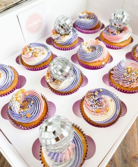 Dance Cupcakes Ideas, Taylor Swift Lover Party Food, Taylor Swift Birthday Cupcake Ideas, Pink Disco Cupcakes, Purple Disco Party Theme, Disco Party Cupcakes, Iridescent Cupcakes, Disco Themed Cupcakes, Disco Cupcakes Ideas