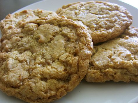 butter toffee cookies Mrs Fields Cookie Recipe, Butter Toffee Cookies, Mrs Fields Cookies, Toffee Cookie Recipe, Mrs Fields, Cookie Recipes From Scratch, Toffee Cookies, Caramel Toffee, Butter Toffee