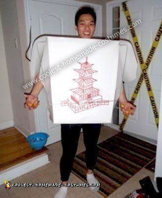 First, I have to give credit to my friend who came up with the idea to go as “leftovers in foil shaped like a swan” for giving me the inspiration for a foo Chinese Takeout Box, Homemade Chinese, Box Costumes, Chinese Take Out, Food Costumes, Homemade Costume, Fortune Cookies, Diy Halloween Costumes Easy, Homemade Costumes