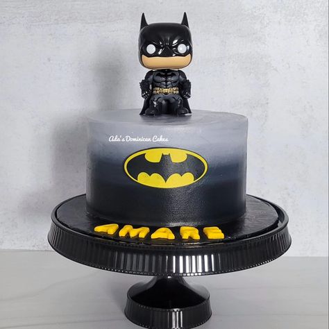 Batman Cake Batman And Superman Cake, Simple Batman Cake, Batman Birthday Cakes, Superman Cakes, Batman Cake, Batman Birthday Party, Batman Birthday, Cake Business, Batman And Superman