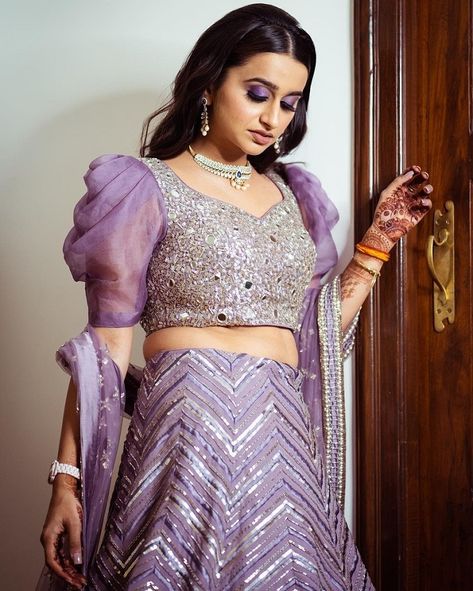 Blouse Designer Sleeves, Blouse Designs Latest Choli Style, Lehnga Blouse Sleeves Design Latest, Designer Blouse Sleeves Pattern, Sleeves Designs For Dresses Blouse, Lehanga Sleeve Design, Trendy Blouse Sleeve Designs, Trending Sleeves Design For Blouse, Grand Blouse Designs Indian