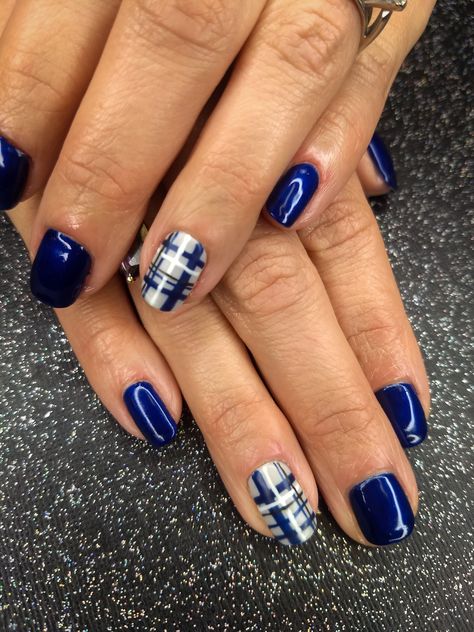 Blue And Gold Plaid Nails, Navy Blue Plaid Nails, Plaid Nails Winter, Fingernails Painted Fall, Plaid Manicure, Navy Plaid Nails, Blue Tartan Nails, Plaid Winter Nails, Blue And Maroon Nails