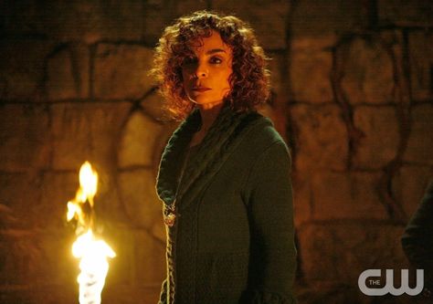 "Fool Me Once" - Jasmine Guy as Grams in THE VAMPIRE DIARIES on The CW. Photo: Quantrell Colbert/The CW ©2009 The CW Network, LLC. All Rights Reserved. The Vampire Diaries Photos, Vampire Diaries Photos, Jasmine Guy, Day Walker, Fool Me Once, The Vampire Diaries Characters, Bonnie Bennett, Pilot Episode, Vampire Diaries Cast