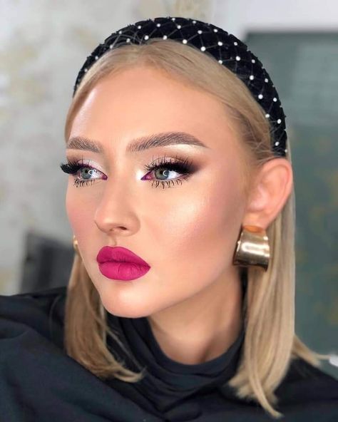 Modern 80s Makeup, Pink Lipstick Looks, Fuchsia Makeup Looks, Makeup For Fuchsia Dress, Pink Lips Makeup Look, Makeup Fucsia, Magenta Makeup Look, Magenta Lips Makeup Look, Barbiecore Makeup